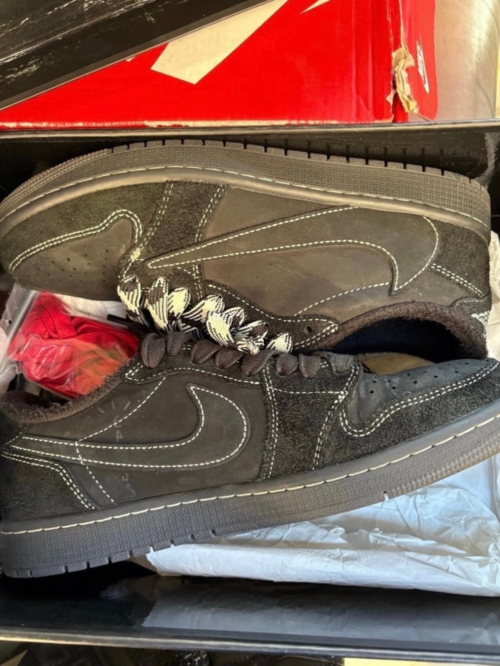 Travis Scott phantom sb dunk